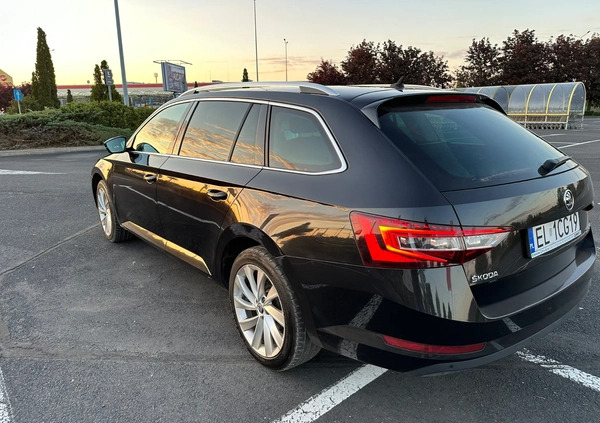 Skoda Superb cena 54000 przebieg: 249450, rok produkcji 2016 z Łódź małe 191